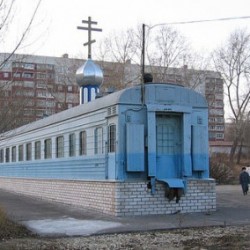 converted-church-train-car1-379x284