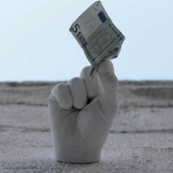 hands_05
