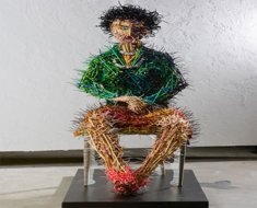mother-pencil-sculpture-581x800