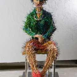 mother-pencil-sculpture-581x800