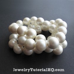 DIYchanelinspiredpearlbraceletSQurl