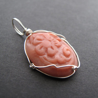 wirewrappedbeadpendantSQ
