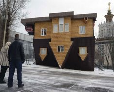 House-Built-Upside-Down7-640x429