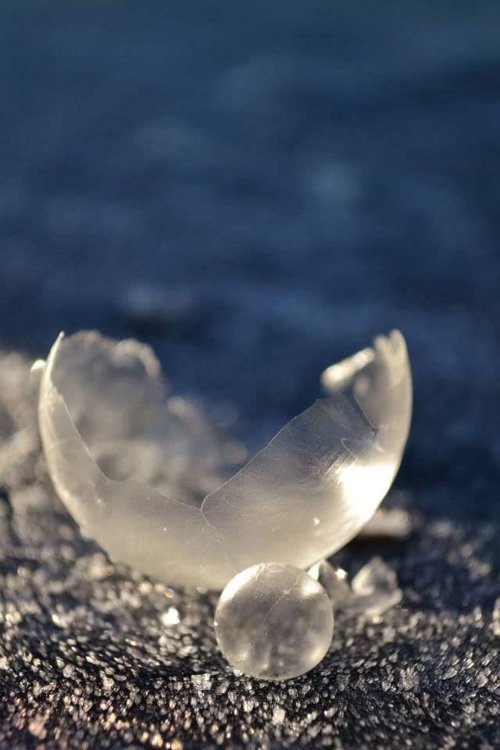close-ups-of-frozen-soap-bubbles-angela-kelly-macro-3