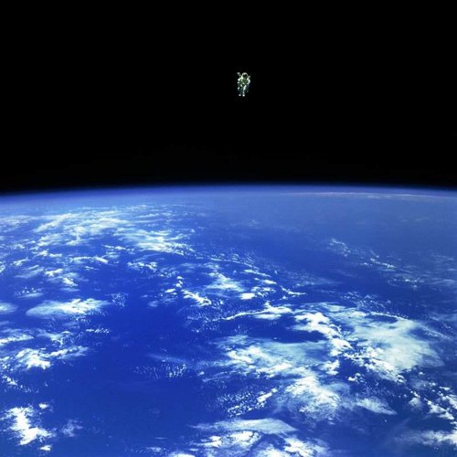 nasa-toasts-gravity-with-real-life-images-from-space-1