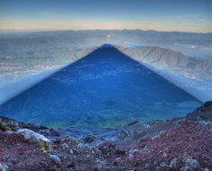 The-Shadow-of-Fuji_8000223023_l