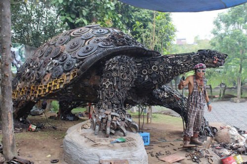 1-Giant-Steampunk-Turtle-600x399