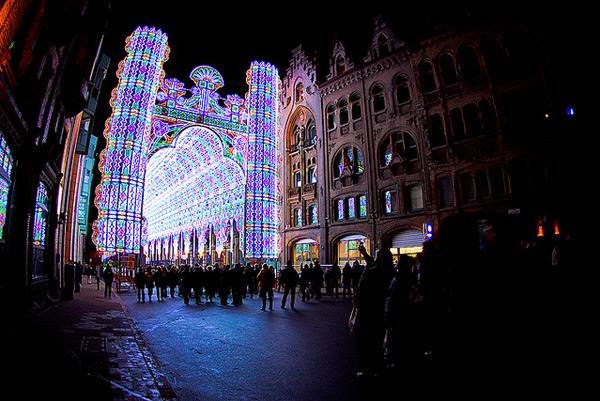 Amazing Cathedral Made from 55,000 Led Lights Architecture + Interiors Art + Graphics Amazing Cathedral Made from 55,000 Led Lights Architecture + Interiors Art + Graphics