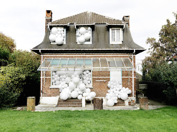 Joyful Photographs Of Balloons By Charles Petillon Photography 