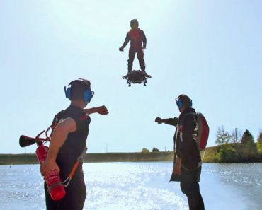 Amazing, This Man Can Fly with New Flyboard Project!